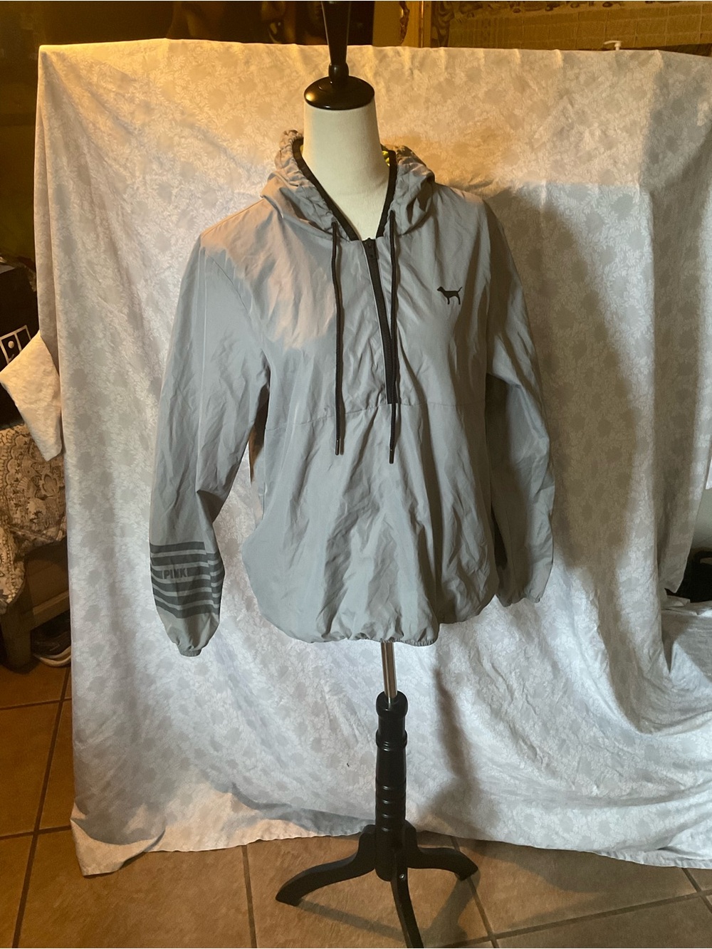 PINK Victoria's Secret Light Gray Hooded Pullover Windbreaker